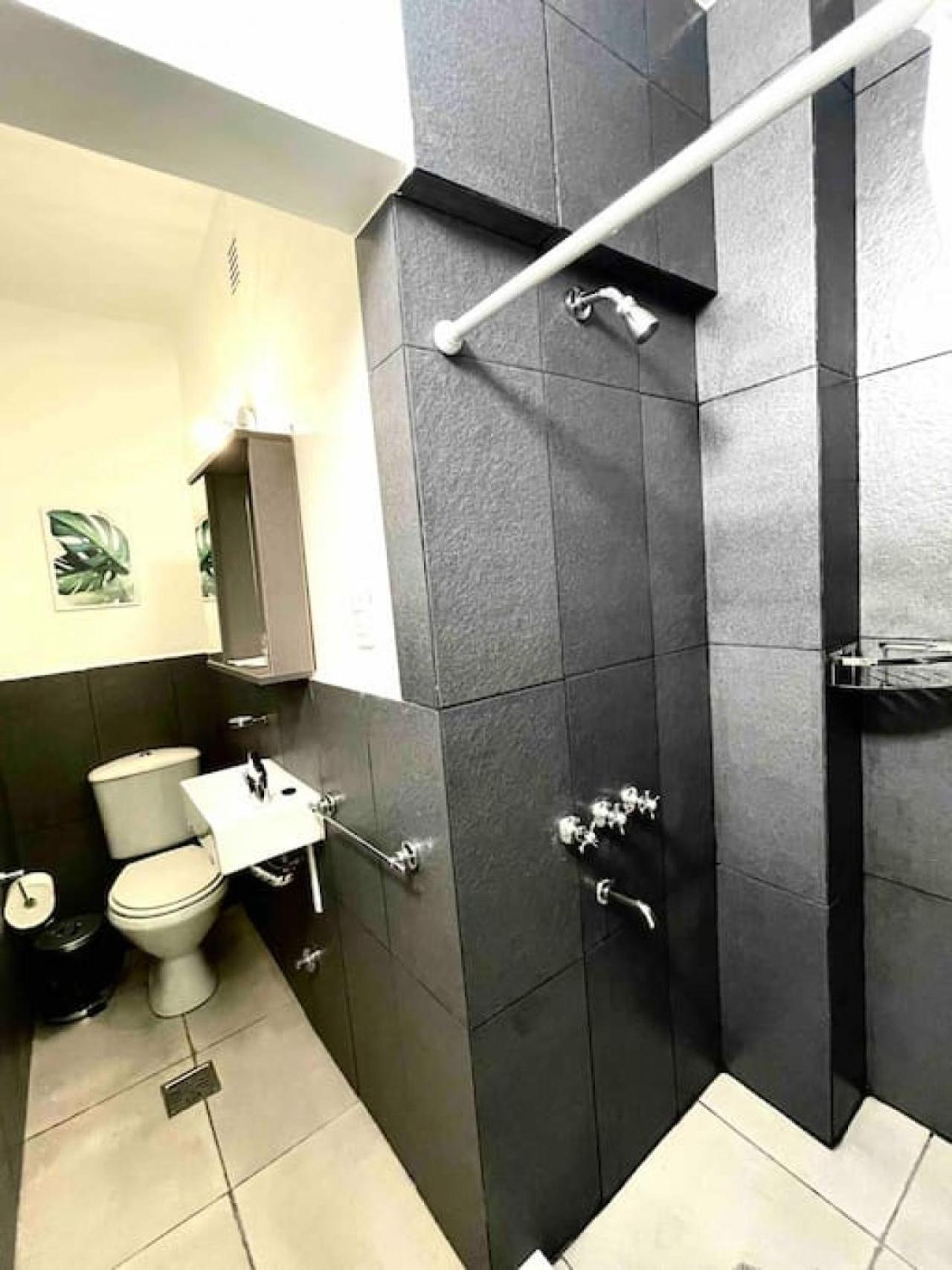 Dpto Ubicacion Perfecta Cuatro Tres Banos En Calle Caseros, Renovado Y Remodelado Apartamento